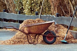 Read more about the article The Benefits of Mulching: A Gardener’s Guide